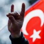 Bozkurt işareti yaptılar! Viyana Belediyesi işten çıkardı