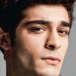 Burak Deniz'in yeni imajı dikkat çekti!