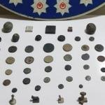 Durdurulan şüpheli araçta 47 parça tarihi eser ele geçirildi