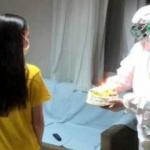 Bakan Koca Vuhan'dan getirilen öğrencinin doğum gününü kutladı