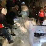 Çığ altında kalan minibüse ulaşıldı, 7 kişi kurtarıldı, 5 kişi hayatını kaybetti