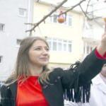 Kuşlar için portakal kabuğundan yemlik