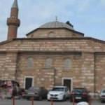 Manisa'da tarihi cami ibadete kapatıldı