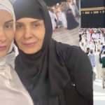 Manken Irmak Atuk annesi Sevim Atuk'la beraber Umre'ye gitti!
