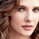 Alina Boz makyajsız g&uuml;zelliğiyle dikkatleri &uuml;zerine &ccedil;ekti!