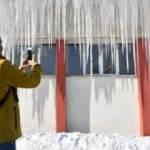 Sivas'ta 4 metrelik buz sarkıtları oluştu