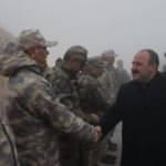 Bakan Varank sınırda Mehmet&ccedil;iği ziyaret etti