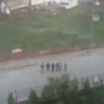 Duygulandıran görüntü! Türk bayrağını görünce dayanamadılar