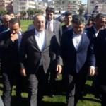 Bakan Çavuşoğlu'ndan şehit ailesine taziye ziyareti
