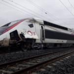 Fransa'da tren raydan çıktı: 4 yaralı