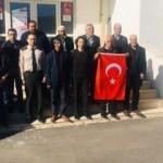 HDP önündeki babalardan 'Bizi de askere alın' çağrısı