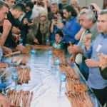 17 yaşındaki Beyza 5 dakikada 6 metre börek yedi