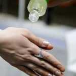 80 derece kolonya nedir? El temizliğinde kullanılan kolonya koronavirüsünü öldürür mü?