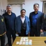 ATM'de maaşını çekmek isterken parasını kaptırdı