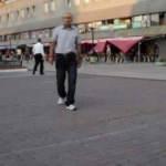 Düşen küpeyi çıkarmak isterken canından oldu