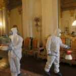 Saraylar koronavirüs tehdidine karşı dezenfekte ediliyor