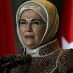 Emine Erdoğan'dan gen&ccedil;lere 'yaşlıları korumak i&ccedil;in dayanışma &ccedil;ağrısı'