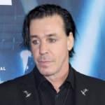 Rammstein'ın solisti Till Lindemann koronavir&uuml;s nedeniyle yoğun bakıma alındı