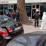 Ev karantinasından ka&ccedil;tı, polis yakaladı 