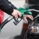 Benzine indirim, motorine zam geldi