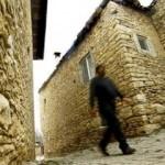 Konya'daki taş evler g&ouml;renleri tarihte yolculuğa &ccedil;ıkarıyor