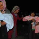 68 g&uuml;n sonra yeni doğan ikizlerine kavuştu