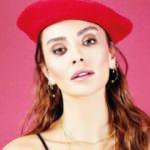 &Ouml;zge Ulusoy, karantinada liste yaptı! Karantina sonrası yapılacaklar...