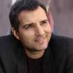 Sevilen sanat&ccedil;ı Rafet El Roman, 6 bu&ccedil;uk milyon T&uuml;rk vatandaşına 'Evde kal' bestesi