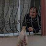 Sokak sokak dolaşarak ekmek sattılar