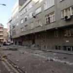 Sultangazi'de fırtına çatıyı uçurdu!