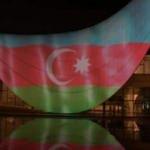 Türkiye'ye anlamlı destek! Türk bayrağı yansıtıldı