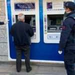 Jandarma ekipleri yaşlı adamı son anda kurtardı