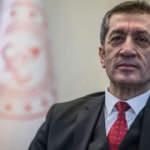 Bakan Ziya Selçuk'tan öğrenci, öğretmen ve velilere sürpriz doğum günü telefonu