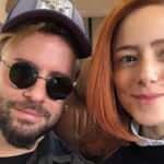 Emre Aydın sa&ccedil;larını eşine kestirdi! Sosyal medya adeta alt &uuml;st oldu...