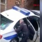 Polis aracında korona dayağı! Ülkeyi ayağa kaldırdı