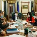 Ukrayna, korona virüs tedavisini bulana 1 milyon dolar ödül verecek