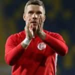 Podolski: Türkiye komedi şov programı gibi