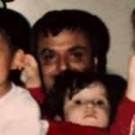 Bakan Selçuk çocukluk fotoğrafını paylaşıp 'evde kal' çağrısı yaptı