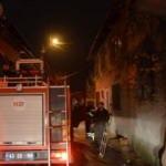 Mahsur kalan ördek uçtuğu altıncı evin çatısında kurtarıldı