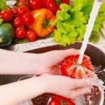 Pazardan ve marketten alınan meyve ve sebzeler nasıl yıkanmalı? Sirke ve karbonatla...