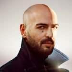 Soner Sarıkabadayı sa&ccedil;lı halini paylaştı! Peki Soner Sarıkabadayı kimdir?