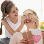 Anneler gününde alınabilecek en güzel takılar Meldishop'tan