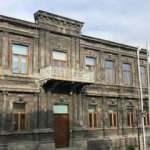 Belediye PKK kampına döndü