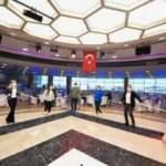 Düğünlerde sosyal mesafe çubuğuyla halay önerisi