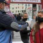 Taksim Meydanı ve İstiklal Caddesi'nde maske denetimi başladı