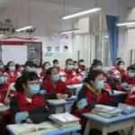 Vietnam'da okullar 3 ay sonra açıldı