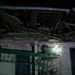 Sahurda patlayan t&uuml;p evlerini başlarına yıktı