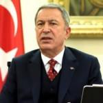 Yunanistan Türk teknesine saldırdı! Bakan Akar'dan çok sert mesaj