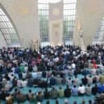 Diyanet ve ilahiyatçılardan bayram namazı açıklaması!