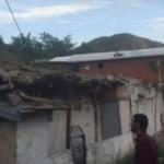 Erzurum'da şiddetli r&uuml;zgar &ccedil;atıları u&ccedil;urdu